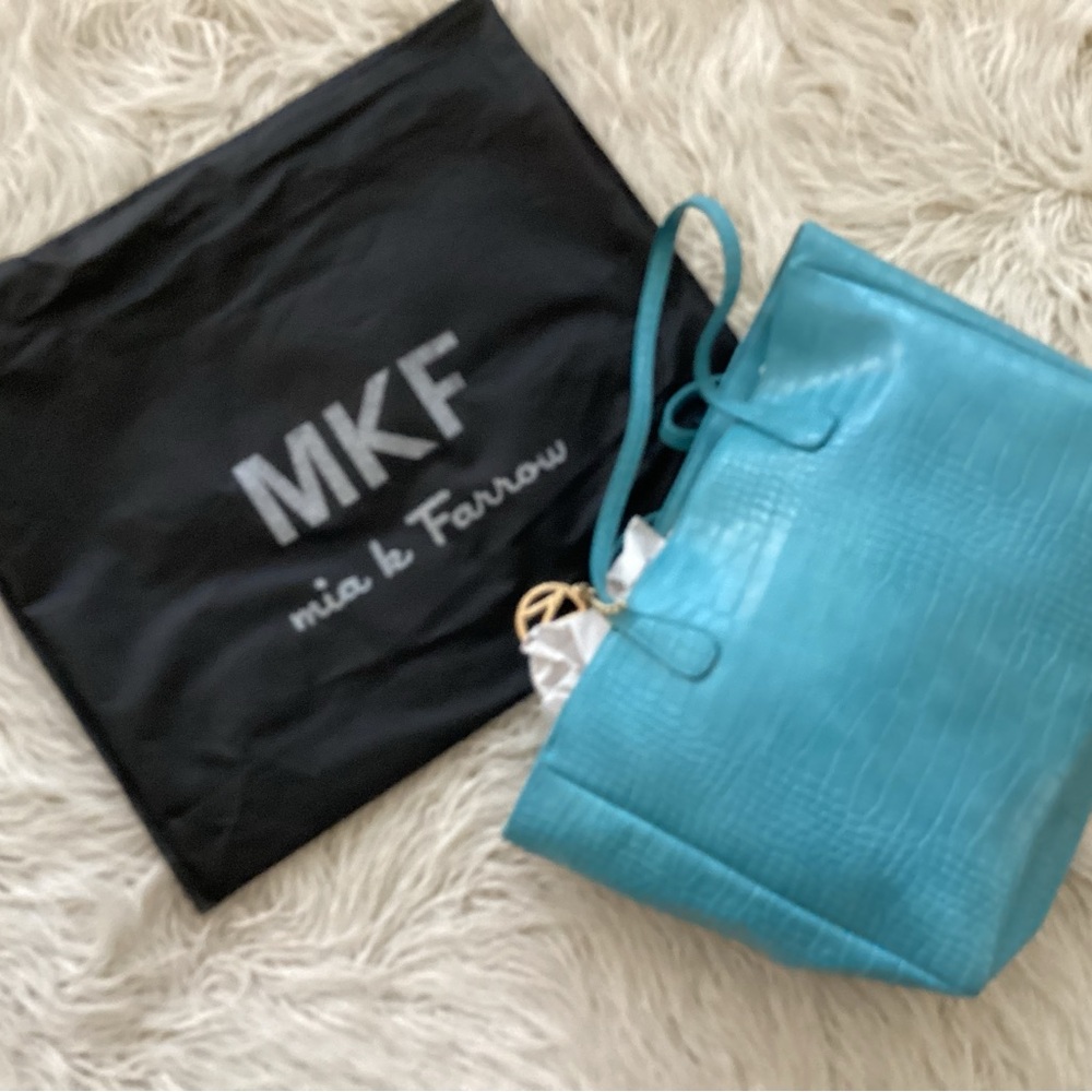 Turquoise Croc-Embossed  Sadie Tote Bag by MKF never used - Picture 4 of 4